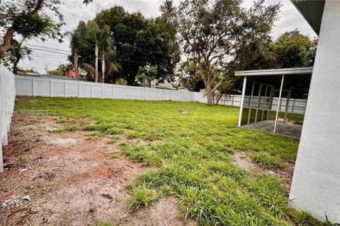 House in Port St. Lucie, Florida 2 bedrooms, 73.39 sq.m. № 1748050 - photo 9