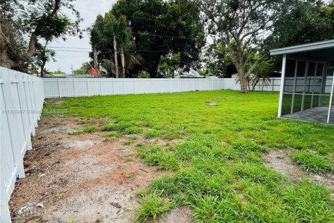 House in Port St. Lucie, Florida 2 bedrooms, 73.39 sq.m. № 1748050 - photo 6