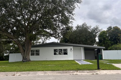 House in Port St. Lucie, Florida 2 bedrooms, 73.39 sq.m. № 1748050 - photo 5