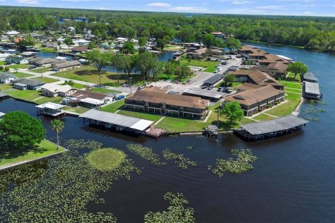 Condominio en venta en Astor, Florida, 2 dormitorios, 77.29 m2 № 1723573 - foto 1