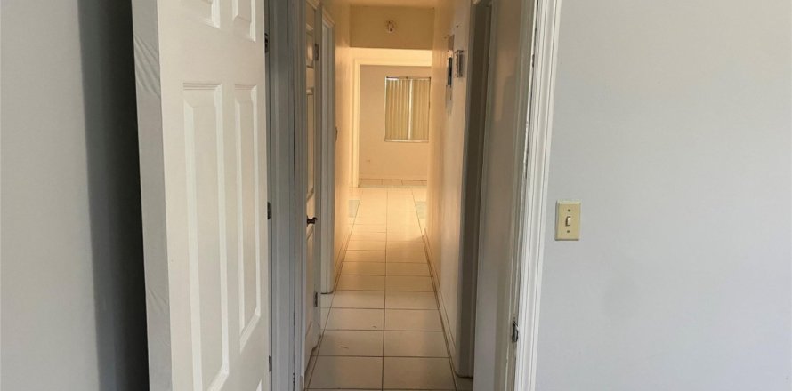 Casa en Fort Lauderdale, Florida 3 dormitorios, 116.96 m2 № 1227826