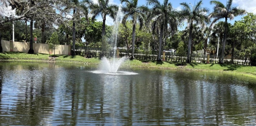 Touwnhouse à North Lauderdale, Floride 3 chambres, 142.42 m2 № 2190982