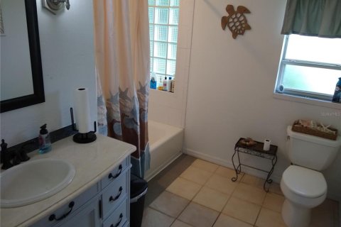 House in Venice, Florida 3 bedrooms, 198.63 sq.m. № 1326977 - photo 17