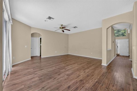 House in Orlando, Florida 4 bedrooms, 234.86 sq.m. № 2321151 - photo 10