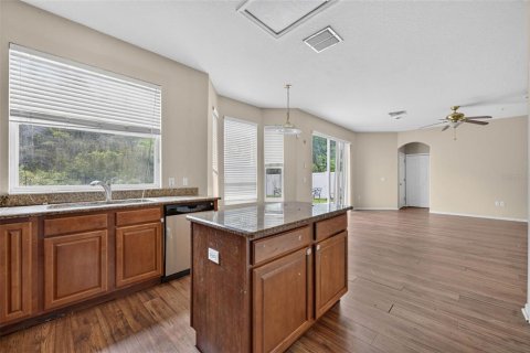 House in Orlando, Florida 4 bedrooms, 234.86 sq.m. № 2321151 - photo 20