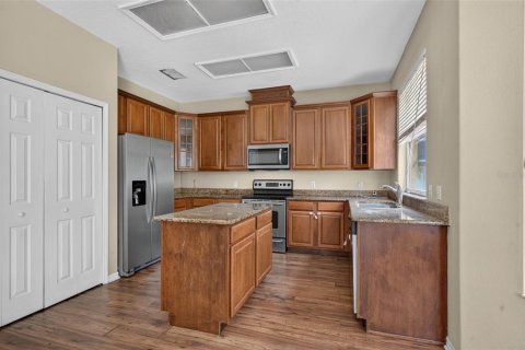 House in Orlando, Florida 4 bedrooms, 234.86 sq.m. № 2321151 - photo 17
