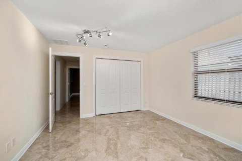 House in Clearwater, Florida 5 bedrooms, 255.3 sq.m. № 1819109 - photo 30
