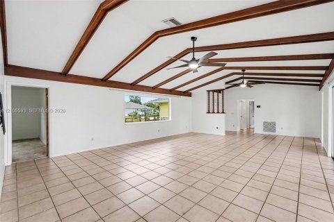 Villa ou maison à vendre à Sebastian, Floride: 3 chambres, 187.38 m2 № 2417729 - photo 2