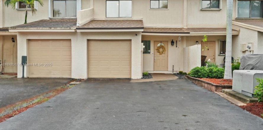 Adosado en Davie, Florida 2 dormitorios, 130.25 m2 № 1929353