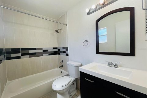 House in Ocala, Florida 2 bedrooms, 114.92 sq.m. № 1876890 - photo 9