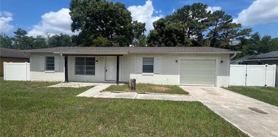House in Ocala, Florida 2 bedrooms, 114.92 sq.m. № 1876890