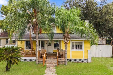 House in Orlando, Florida 3 bedrooms, 112.41 sq.m. № 2354288