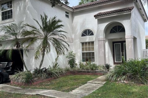 Villa ou maison à vendre à Sunrise, Floride: 3 chambres, 195 m2 № 1976879 - photo 1