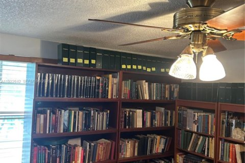 Villa ou maison à vendre à Sunrise, Floride: 3 chambres, 195 m2 № 1976879 - photo 9