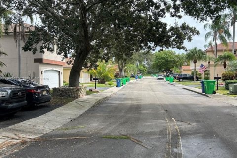 Villa ou maison à vendre à Sunrise, Floride: 3 chambres, 195 m2 № 1976879 - photo 10