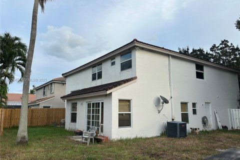 Villa ou maison à vendre à Sunrise, Floride: 3 chambres, 195 m2 № 1976879 - photo 4