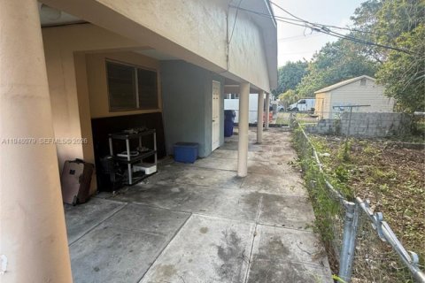 Immobilier commercial à vendre à Miami, Floride: 167.78 m2 № 2004081 - photo 5