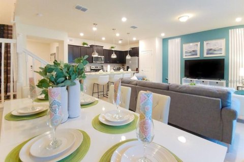 Townhouse in Davenport, Florida 5 bedrooms, 212.1 sq.m. № 1681631 - photo 7