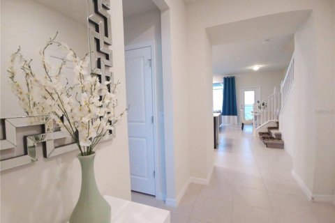 Townhouse in Davenport, Florida 5 bedrooms, 212.1 sq.m. № 1681631 - photo 2
