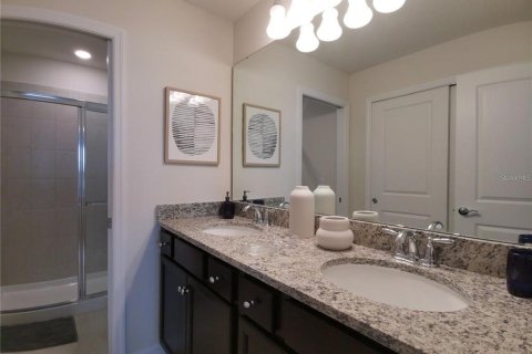 Townhouse in Davenport, Florida 5 bedrooms, 212.1 sq.m. № 1681631 - photo 11