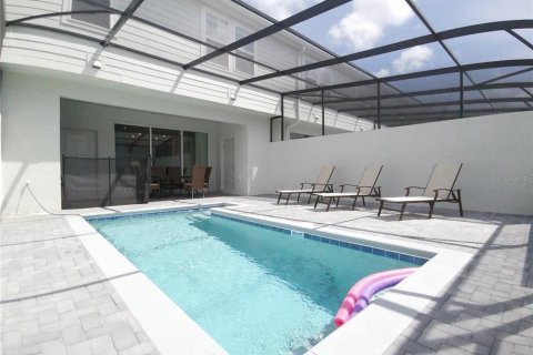 Townhouse in Davenport, Florida 5 bedrooms, 212.1 sq.m. № 1681631 - photo 16