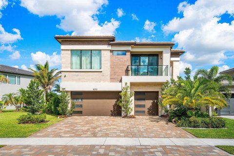 House in Boca Raton, Florida 5 bedrooms, 342.53 sq.m. № 2259857