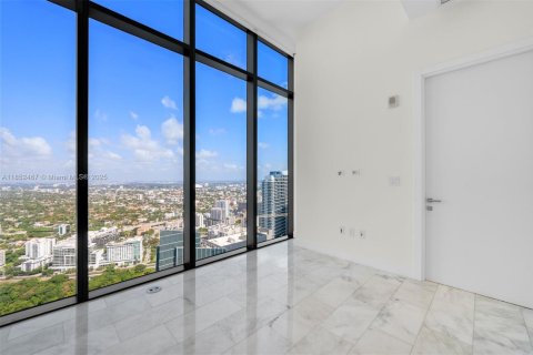 Condo in Miami, Florida, 3 bedrooms  № 2022689 - photo 15