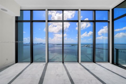 Condo in Miami, Florida, 3 bedrooms  № 2022689 - photo 8