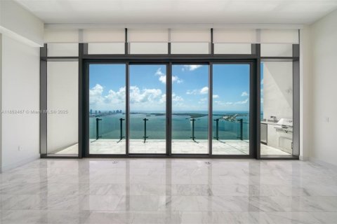 Condo in Miami, Florida, 3 bedrooms  № 2022689 - photo 4