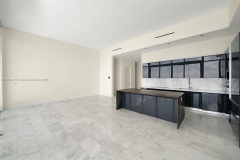 Condo in Miami, Florida, 3 bedrooms  № 2022689 - photo 6