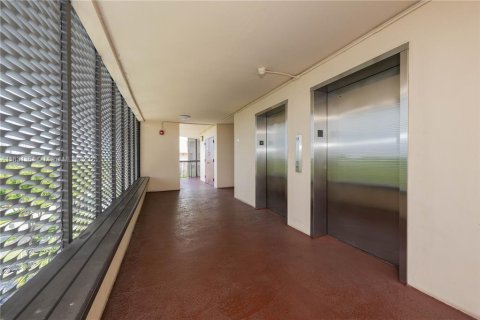 Condominio en venta en Aventura, Florida, 2 dormitorios, 92.34 m2 № 1808959 - foto 27