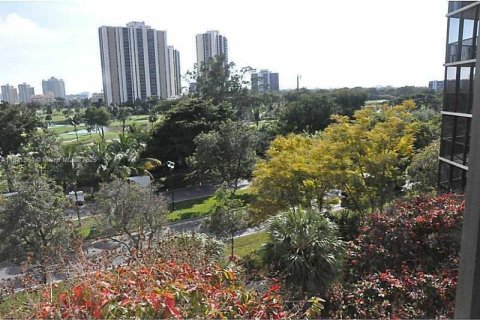 Condominio en venta en Aventura, Florida, 2 dormitorios, 92.34 m2 № 1808959 - foto 24