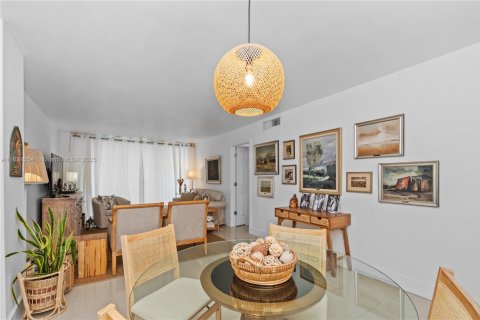 Condominio en venta en Aventura, Florida, 2 dormitorios, 92.34 m2 № 1808959 - foto 3
