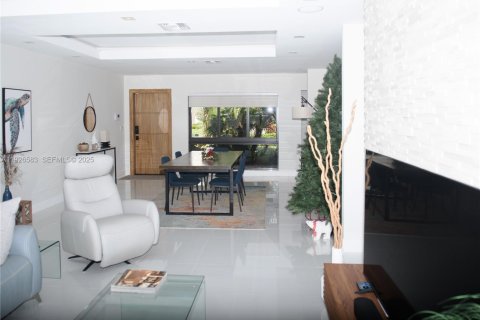 Villa ou maison à vendre à Pompano Beach, Floride: 3 chambres, 162.3 m2 № 1986286 - photo 15