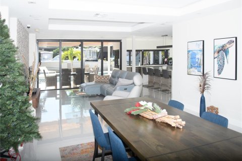 Villa ou maison à vendre à Pompano Beach, Floride: 3 chambres, 162.3 m2 № 1986286 - photo 10