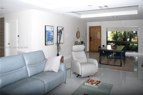 Villa ou maison à vendre à Pompano Beach, Floride: 3 chambres, 162.3 m2 № 1986286 - photo 16