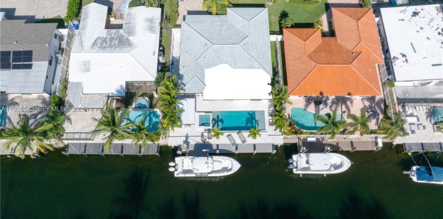 Villa ou maison à Pompano Beach, Floride 3 chambres, 162.3 m2 № 1986286