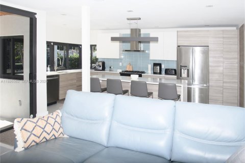 Villa ou maison à vendre à Pompano Beach, Floride: 3 chambres, 162.3 m2 № 1986286 - photo 12