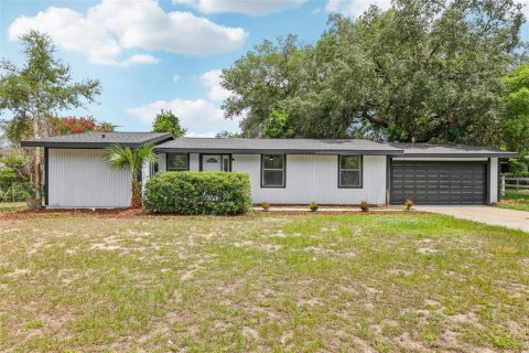 House in Umatilla, Florida 3 bedrooms, 133.78 sq.m. № 1806956 - photo 3
