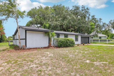 House in Umatilla, Florida 3 bedrooms, 133.78 sq.m. № 1806956 - photo 4
