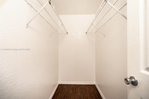 Condo in North Lauderdale, Florida, 2 bedrooms  № 1949573 - photo 17