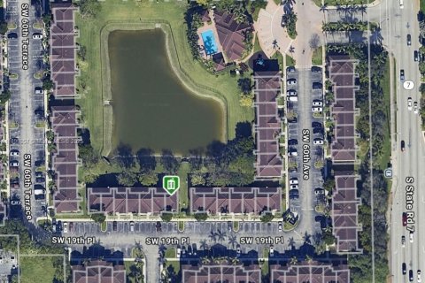Condo in North Lauderdale, Florida, 2 bedrooms  № 1949573 - photo 2