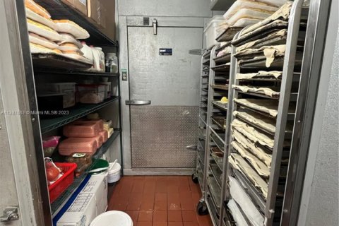 Commercial property in Doral, Florida № 1937794 - photo 28