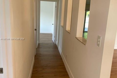 Снять в аренду виллу или дом в Корал-Спрингс, Флорида 4 спальни, 203.83м2, № 2017692 - фото 17