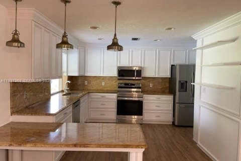 Снять в аренду виллу или дом в Корал-Спрингс, Флорида 4 спальни, 203.83м2, № 2017692 - фото 16