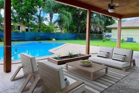 Дом в Корал-Спрингс, Флорида 4 спальни, 203.83м2 № 2017692