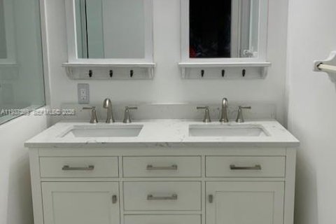 Снять в аренду виллу или дом в Корал-Спрингс, Флорида 4 спальни, 203.83м2, № 2017692 - фото 20