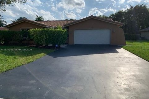 Снять в аренду виллу или дом в Корал-Спрингс, Флорида 4 спальни, 203.83м2, № 2017692 - фото 3