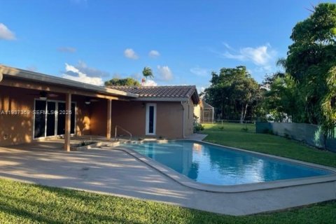 Снять в аренду виллу или дом в Корал-Спрингс, Флорида 4 спальни, 203.83м2, № 2017692 - фото 7