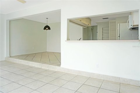 Townhouse in Davenport, Florida 3 bedrooms, 162.39 sq.m. № 1777406 - photo 7